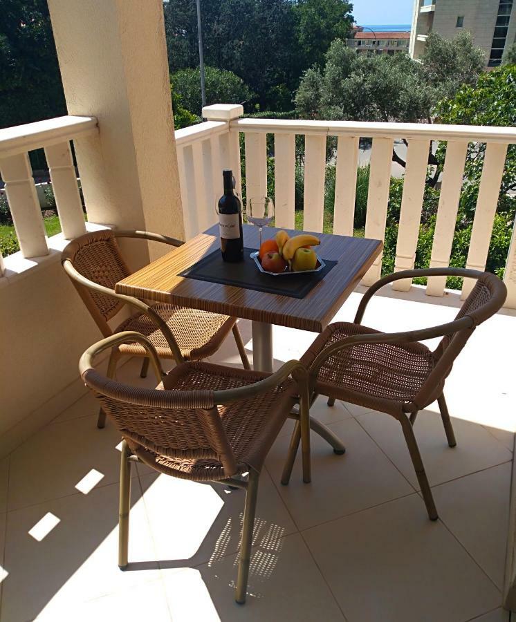 Vila V Lux Apartments Petrovac Exterior photo