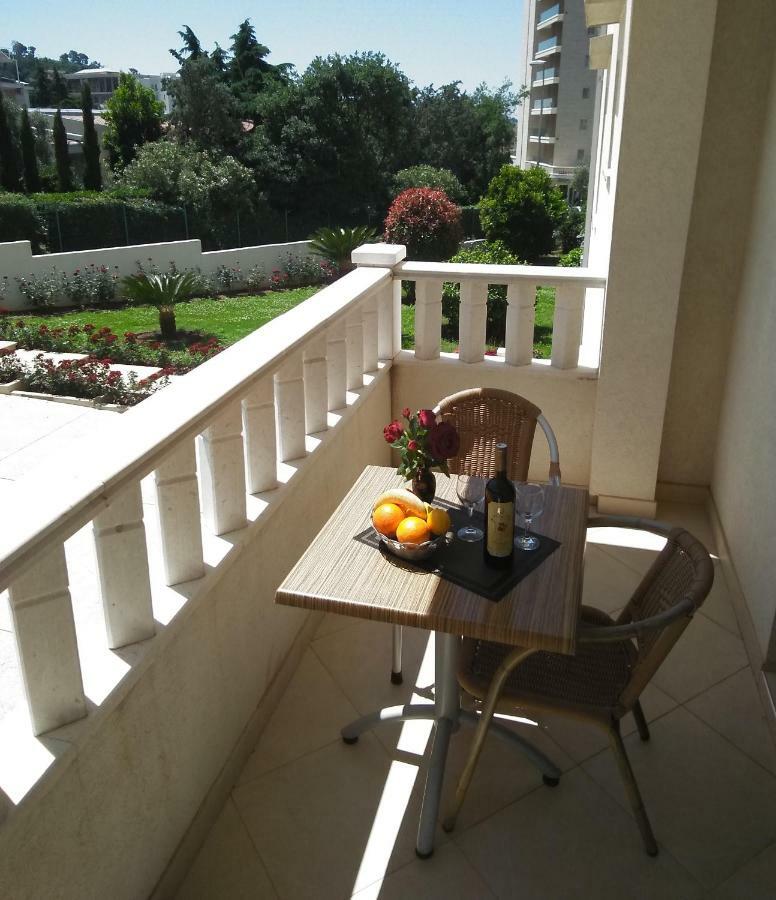 Vila V Lux Apartments Petrovac Exterior photo